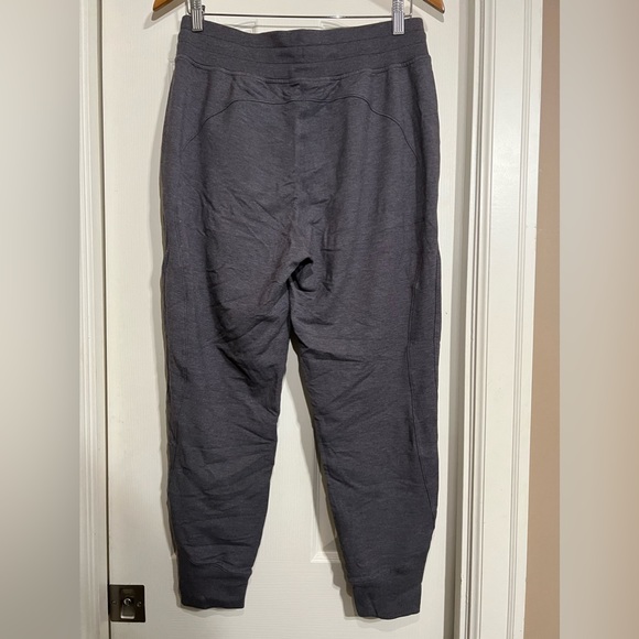 Lululemon Rest for Resilience Jogger
Heathered Moonwalk - Picture 2 of 4